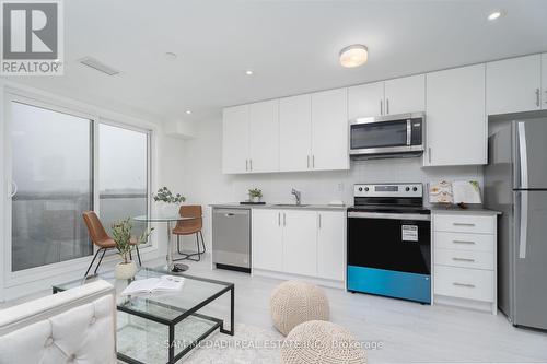 416 - 3401 Ridgeway Drive, Mississauga, ON - Indoor Photo Showing Kitchen With Stainless Steel Kitchen