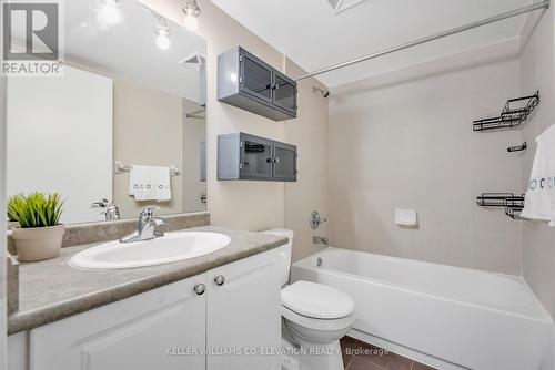 1017 - 61 Heintzman Street, Toronto, ON - Indoor Photo Showing Bathroom