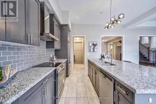 53 St Ives Crescent, Whitby, ON - Indoor Photo Showing Kitchen With Double Sink With Upgraded Kitchen