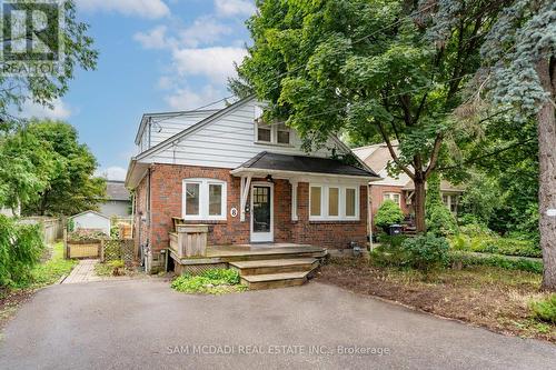 8 Wesley Crescent, Mississauga, ON - Outdoor With Facade