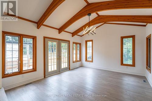 8 Wesley Crescent, Mississauga, ON - Indoor Photo Showing Other Room