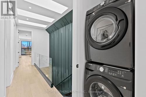 150 Sheldon Avenue, Toronto, ON - Indoor Photo Showing Laundry Room