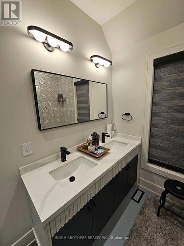 150 Sheldon Avenue, Toronto, ON - Indoor Photo Showing Bathroom