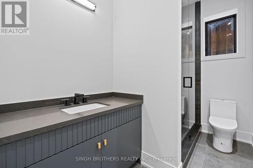 150 Sheldon Avenue, Toronto, ON - Indoor Photo Showing Bathroom