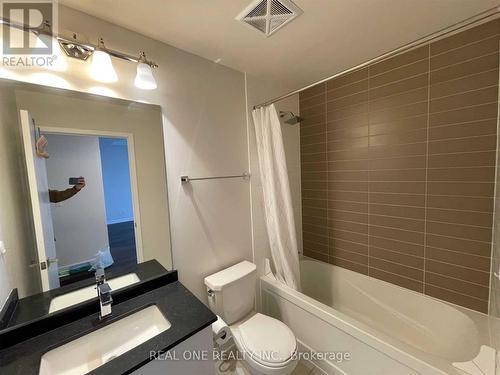 3310 - 4011 Brickstone Mews, Mississauga, ON - Indoor Photo Showing Bathroom