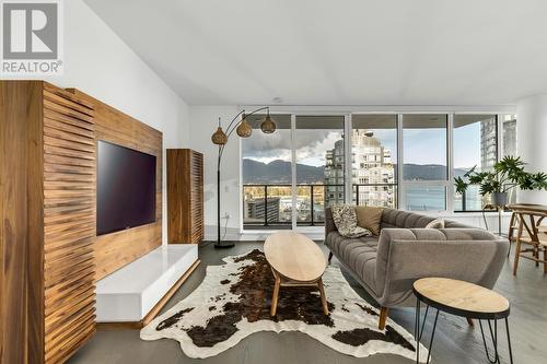 130X 620 Cardero Street, Vancouver, BC - Indoor Photo Showing Living Room