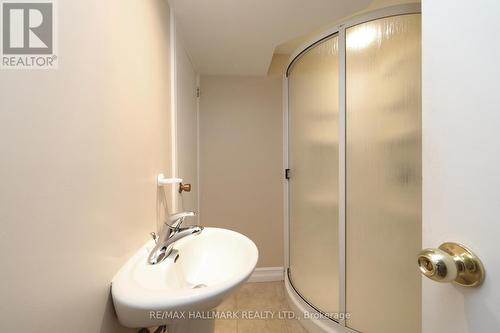 93 Gwendolen Crescent, Toronto, ON - Indoor Photo Showing Bathroom