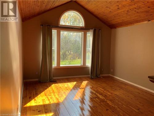 Living room - 20 Cape Hurd Road S, Tobermory, ON - Indoor Photo Showing Other Room