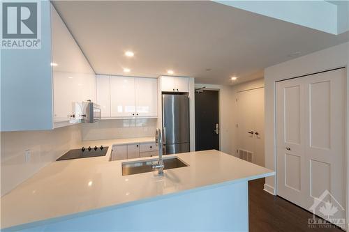 180 George Street Unit#804, Ottawa, ON - Indoor Photo Showing Kitchen