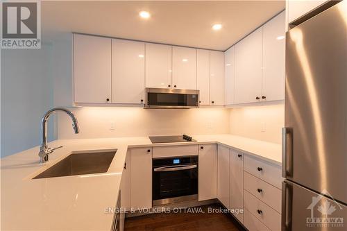 804 - 180 George Street, Ottawa, ON - Indoor Photo Showing Kitchen