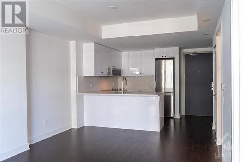 180 George Street Unit#804, Ottawa, ON - Indoor Photo Showing Kitchen