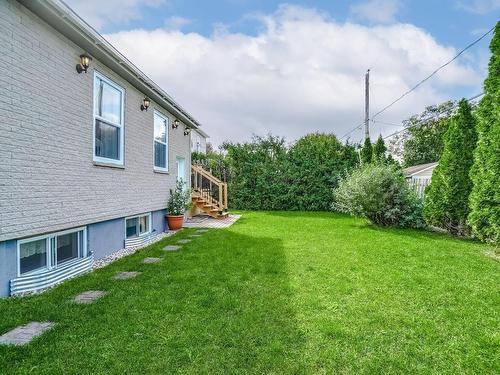 Cour - 6110 Rue Brodeur, Brossard, QC - Outdoor