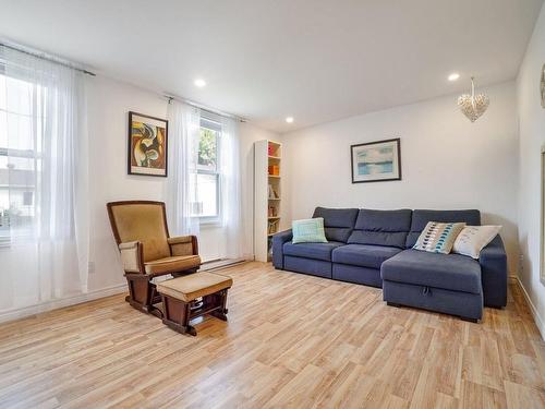 Salon - 6110 Rue Brodeur, Brossard, QC - Indoor Photo Showing Living Room