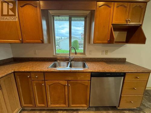 Upper Floor 20220 Chigwell Street, Maple Ridge, BC - Indoor Photo Showing Kitchen With Double Sink