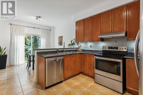 491 Pettit Trail, Milton, ON - Indoor Photo Showing Kitchen With Double Sink