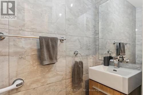 491 Pettit Trail, Milton, ON - Indoor Photo Showing Bathroom