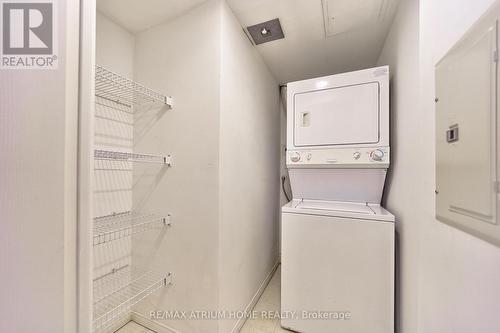 202 - 35 Finch Avenue E, Toronto, ON - Indoor Photo Showing Laundry Room