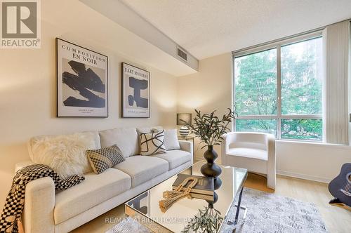 202 - 35 Finch Avenue E, Toronto, ON - Indoor Photo Showing Living Room