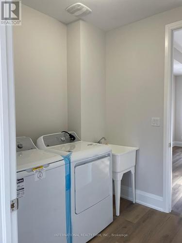 1 - 670 Park Road, Innisfil, ON - Indoor Photo Showing Laundry Room