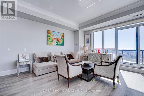 3607 - 12 Gandhi Lane, Markham, ON - Indoor Photo Showing Living Room