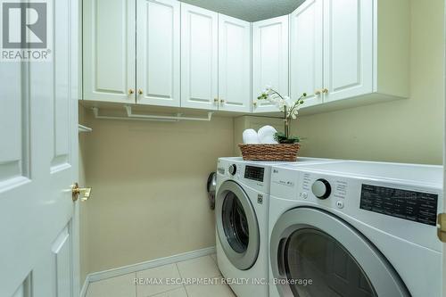 406 - 1201 Northshore Boulevard, Burlington, ON - Indoor Photo Showing Laundry Room