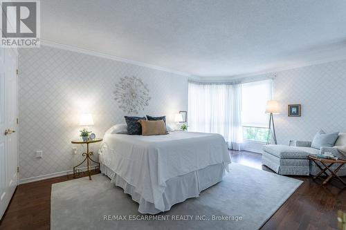 406 - 1201 Northshore Boulevard, Burlington, ON - Indoor Photo Showing Bedroom