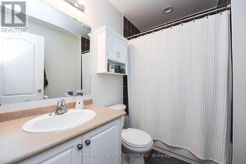 92 - 620 Ferguson Drive, Milton, ON - Indoor Photo Showing Bathroom