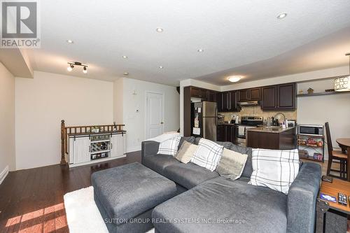 92 - 620 Ferguson Drive, Milton, ON - Indoor Photo Showing Living Room