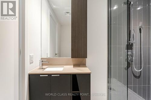 2705 - 3883 Quartz Road S, Mississauga, ON - Indoor Photo Showing Bathroom