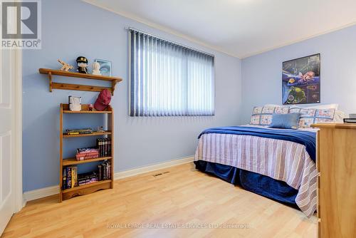 716 Cameron Court, Mississauga, ON - Indoor Photo Showing Bedroom