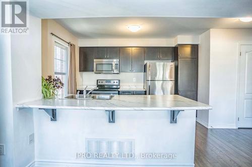 1541 Gainer Crescent, Milton, ON - Indoor Photo Showing Kitchen With Stainless Steel Kitchen