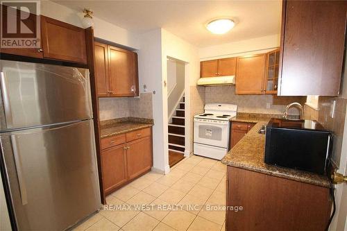 Upper - 11 Tindale Road, Brampton, ON - Indoor Photo Showing Kitchen