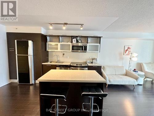 720 - 386 Yonge Street, Toronto, ON - Indoor