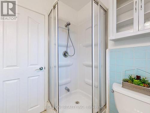 6 Morewood Crescent, Toronto, ON - Indoor Photo Showing Bathroom