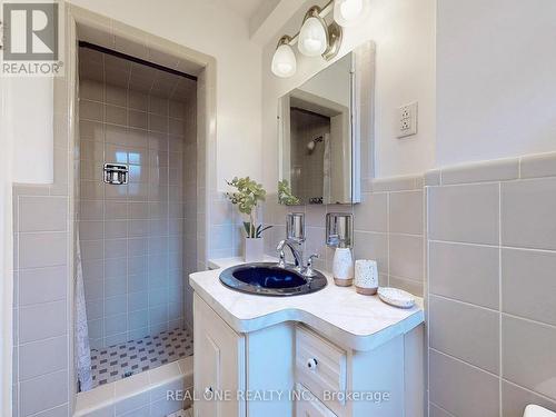 6 Morewood Crescent, Toronto, ON - Indoor Photo Showing Bathroom