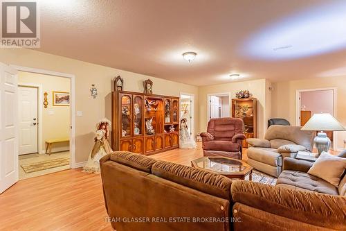 69375 Victoria Drive, South Huron (Centralia), ON - Indoor Photo Showing Living Room