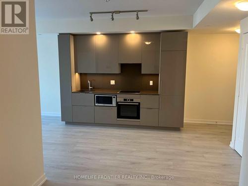 1406 - 28 Freeland Street, Toronto, ON - Indoor Photo Showing Kitchen