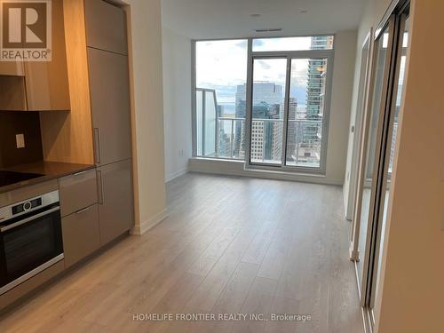 3503 - 28 Freeland Street, Toronto, ON - Indoor Photo Showing Kitchen