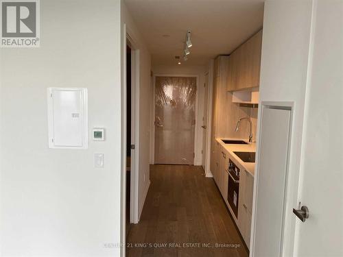 3209 - 5 Soudan Avenue, Toronto, ON - Indoor Photo Showing Kitchen