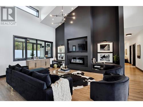 2137 Carmi Road, Penticton, BC - Indoor Photo Showing Living Room With Fireplace