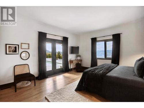 2137 Carmi Road, Penticton, BC - Indoor Photo Showing Bedroom