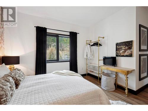 2137 Carmi Road, Penticton, BC - Indoor Photo Showing Bedroom