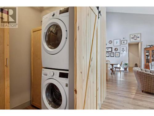 2137 Carmi Road, Penticton, BC - Indoor Photo Showing Laundry Room