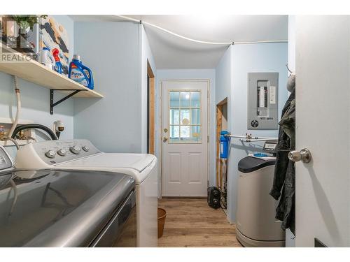 668 Mobley Road, Tappen, BC - Indoor Photo Showing Laundry Room