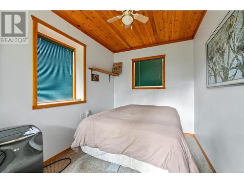 668 Mobley Road, Tappen, BC - Indoor Photo Showing Bedroom