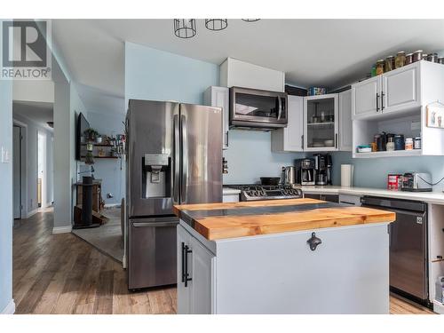 668 Mobley Road, Tappen, BC - Indoor Photo Showing Kitchen