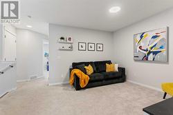 Upper Level Central Bonus Room - 