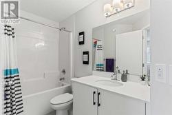 Upper Level Family Bath - 