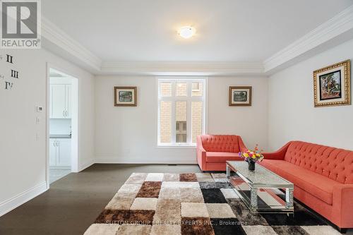 59 Raspberry Ridge Avenue, Caledon, ON - Indoor Photo Showing Living Room