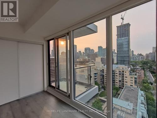 1609 - 251 Jarvis Street, Toronto, ON - Outdoor With View With Exterior